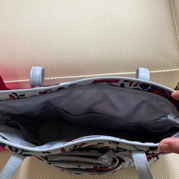 COPY - NWT Vera Bradley Tote With RFID Wallet in Vineyard Floral - Picture 9 of 14